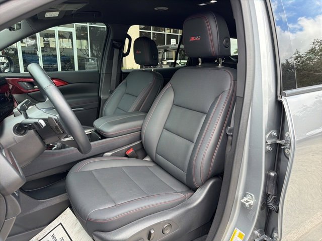 Used 2024 Chevrolet Traverse Z71 w/ Enhanced Driving Package image 11