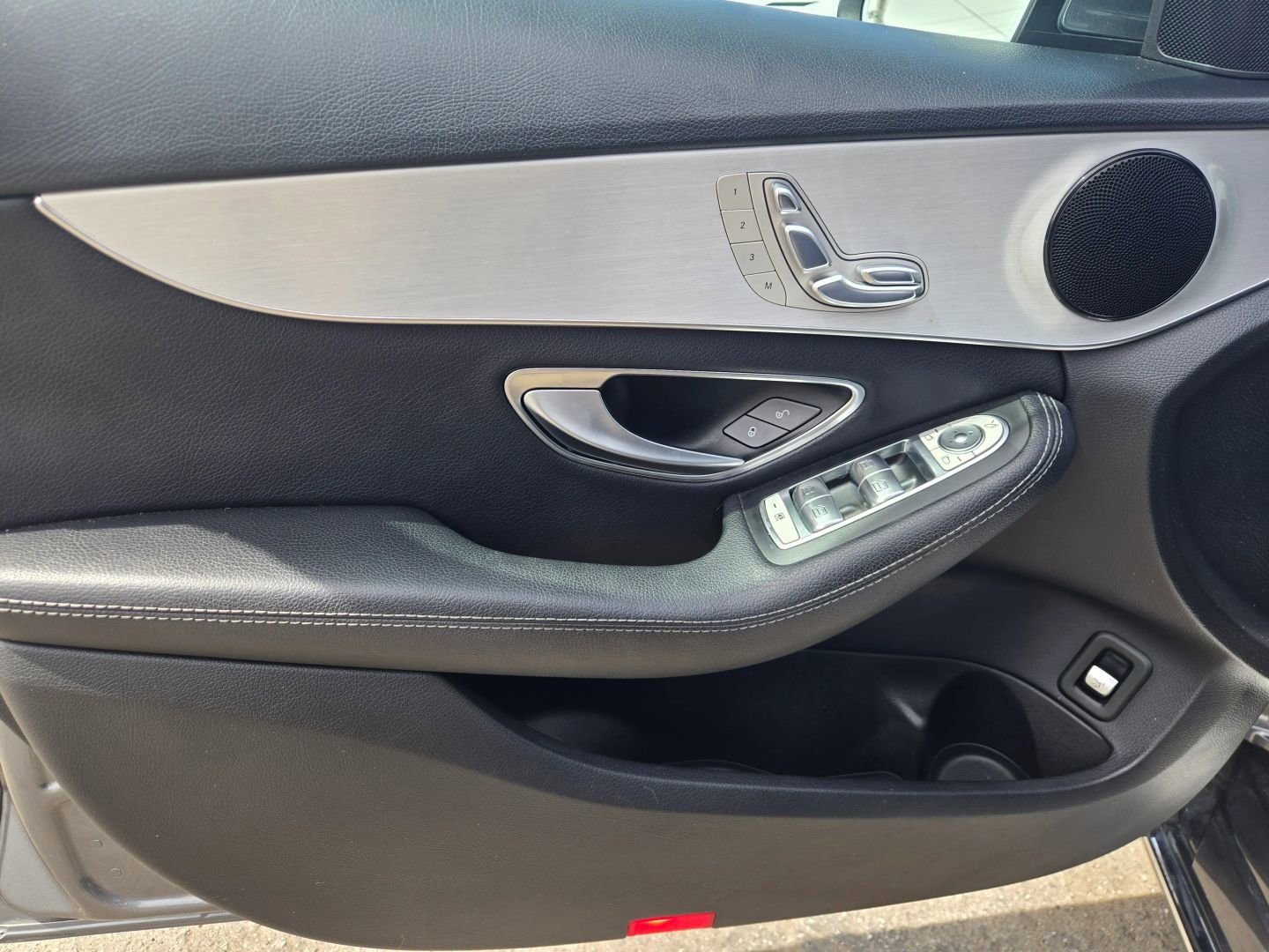 Used 2018 Mercedes-Benz C 300 Sedan image 9