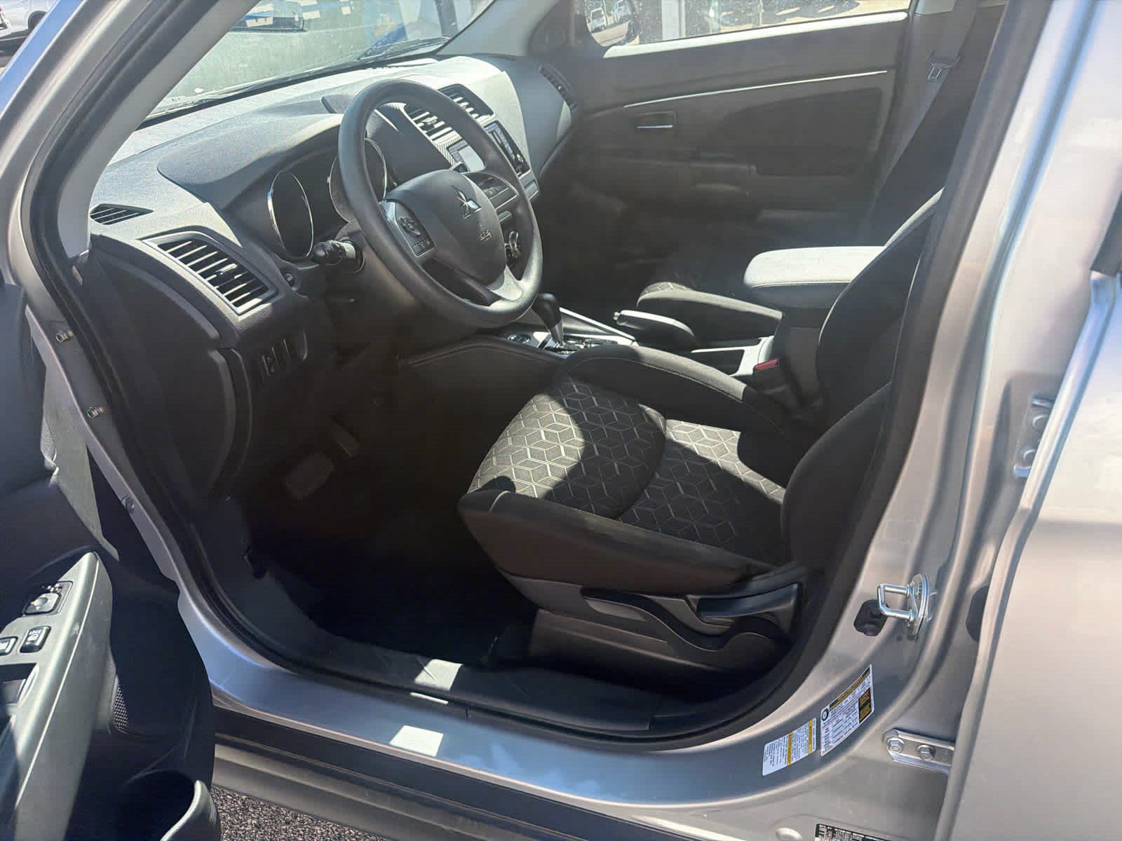 Used 2025 Mitsubishi Outlander Sport ES AWD/4WD image 9