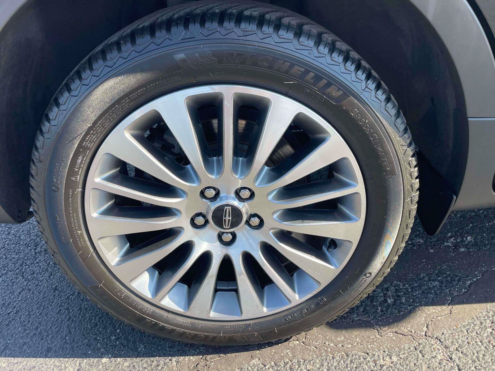 Used 2018 Lincoln MKC Reserve FWD image 10