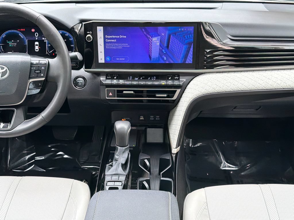 Used 2025 Toyota Camry XLE FWD image 16
