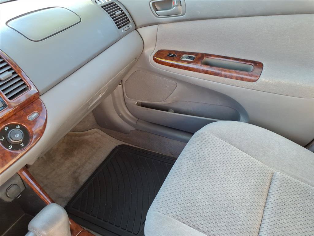 Used 2004 Toyota Camry LE FWD image 33