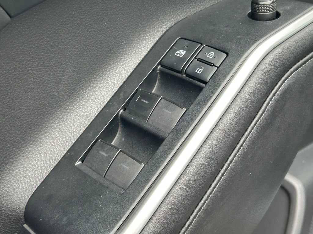 Used 2020 Toyota Highlander XLE FWD image 26