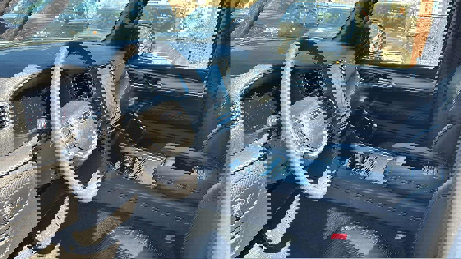 Used 2025 Jeep Wagoneer 4WD w/ Premium Group I image 10