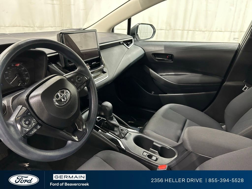 Used 2025 Toyota Corolla LE image 27