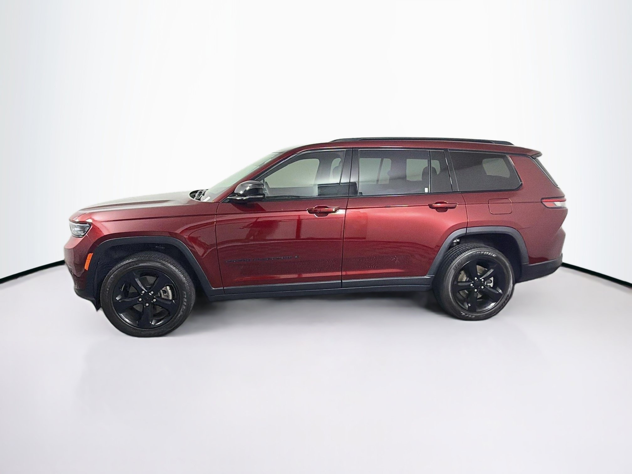 Used 2023 Jeep Grand Cherokee L Laredo RWD image 4