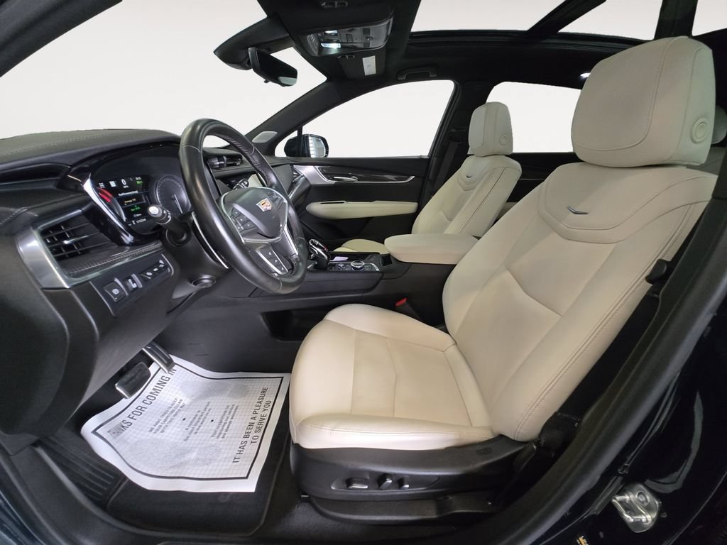 Certified 2025 Cadillac XT5 Sportv w/ Technology Package AWD/4WD image 11