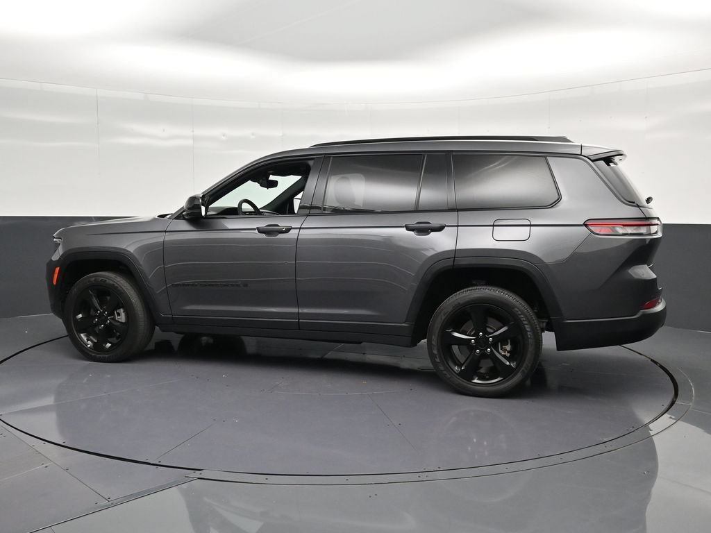 Used 2023 Jeep Grand Cherokee L Laredo RWD image 8