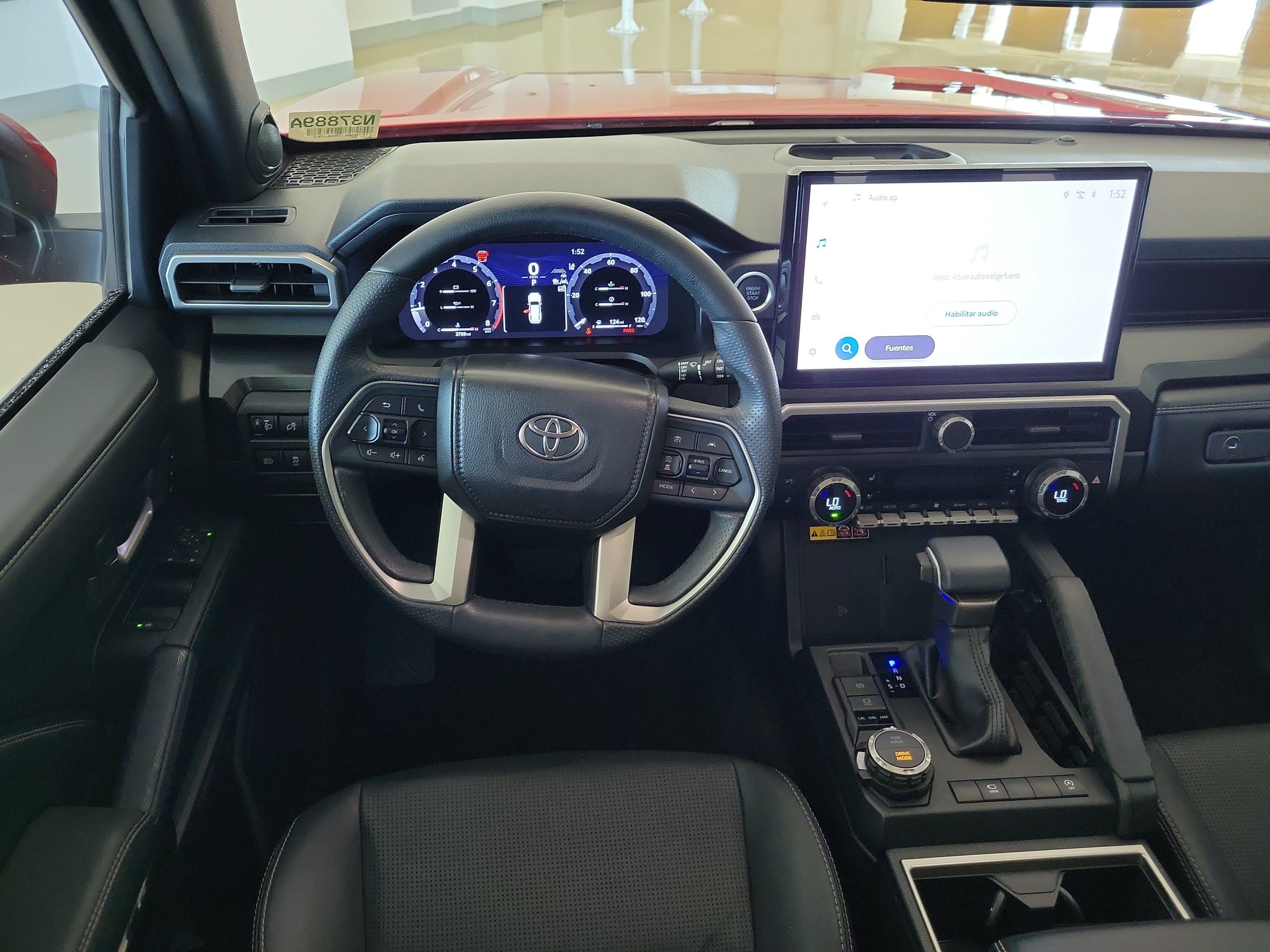 Used 2025 Toyota 4Runner Limited AWD/4WD image 19