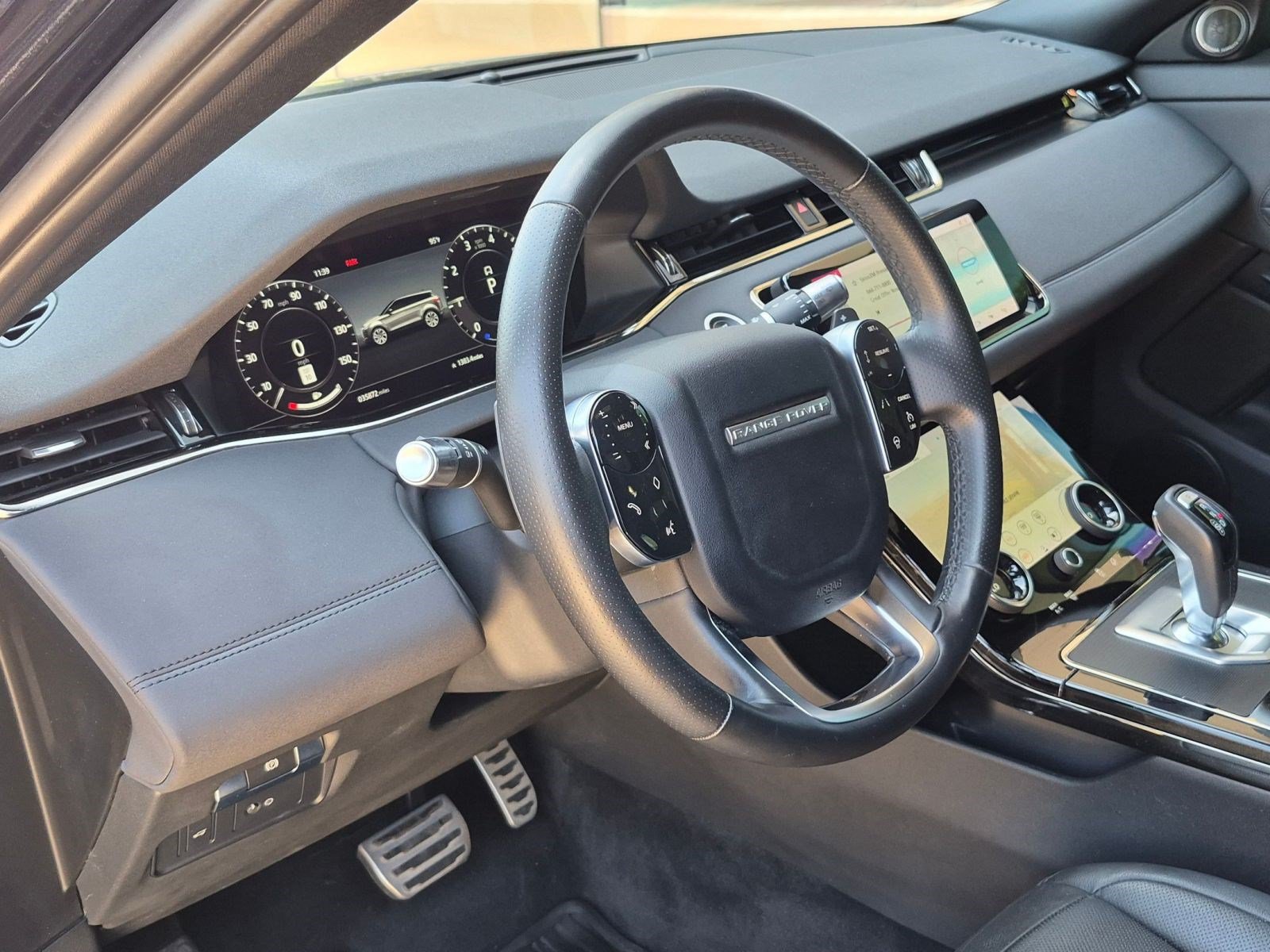 Used 2020 Land Rover Range Rover Evoque R-Dynamic SE AWD/4WD image 4