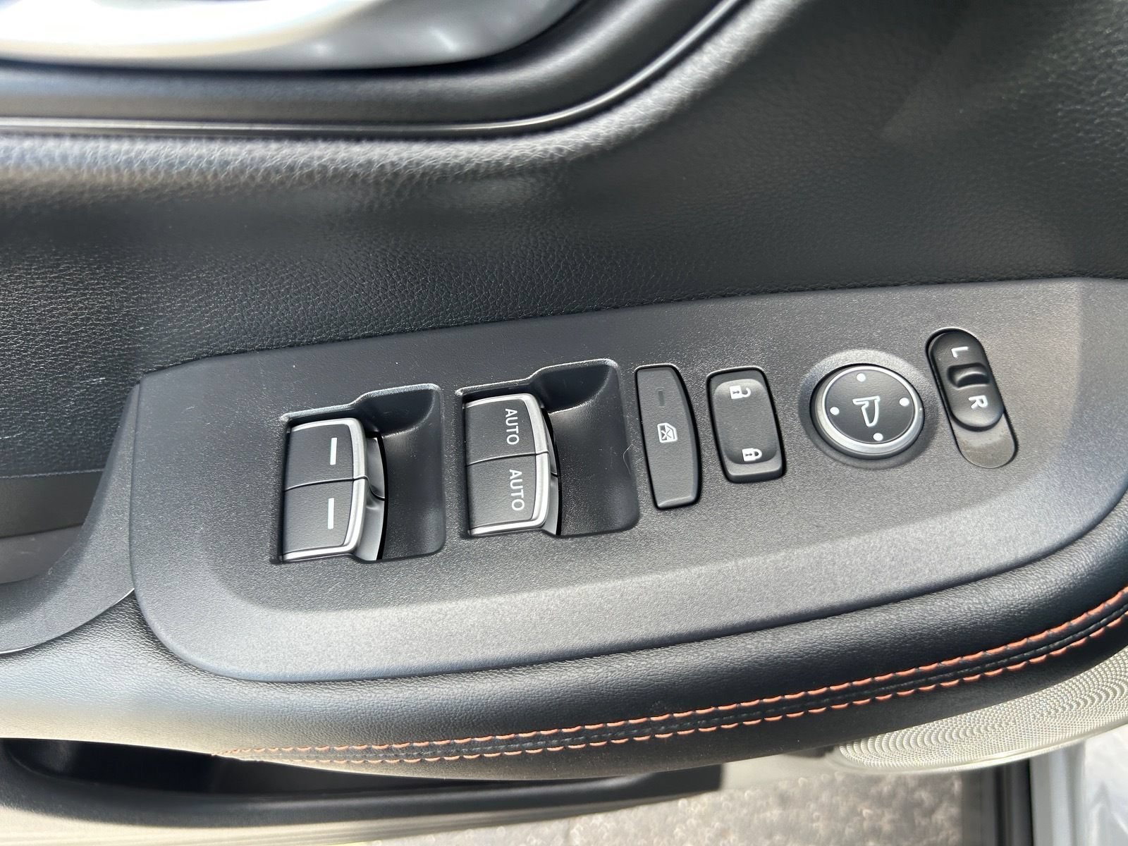 Certified 2025 Honda HR-V Sport image 22