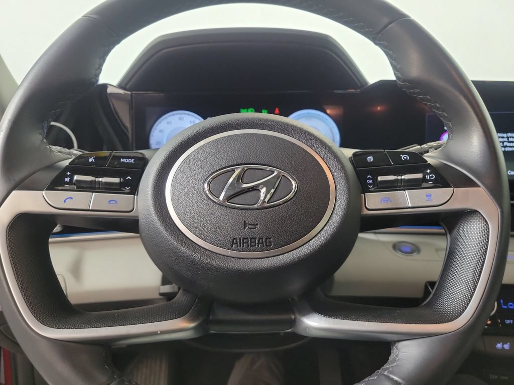 Used 2023 Hyundai Elantra Limited FWD image 15