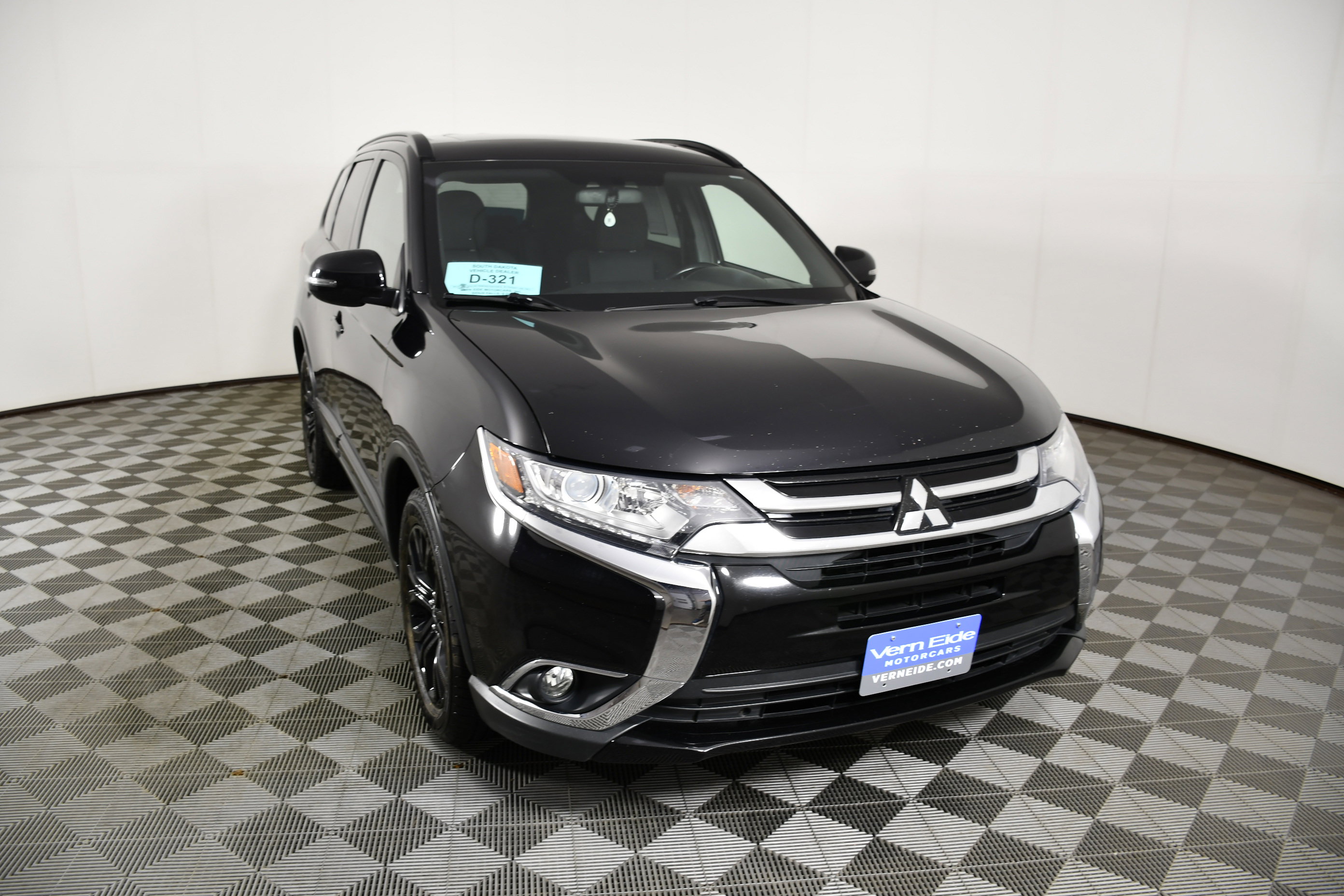 Used 2018 Mitsubishi Outlander LE AWD/4WD image 3