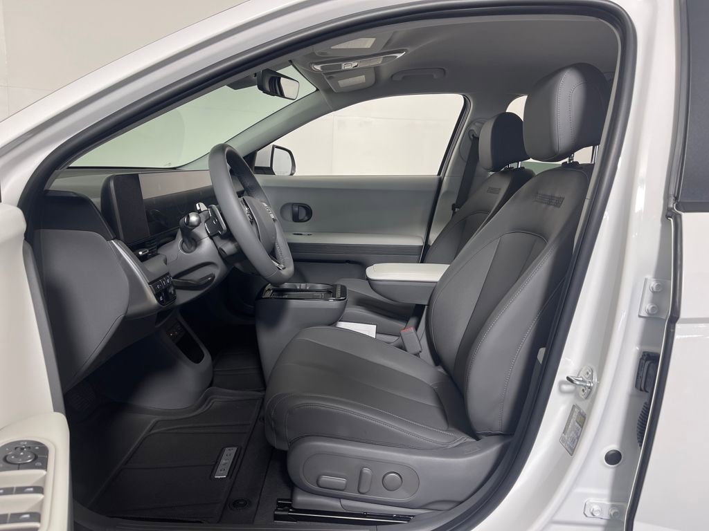 Certified 2025 Hyundai Ioniq 5 SEL image 12