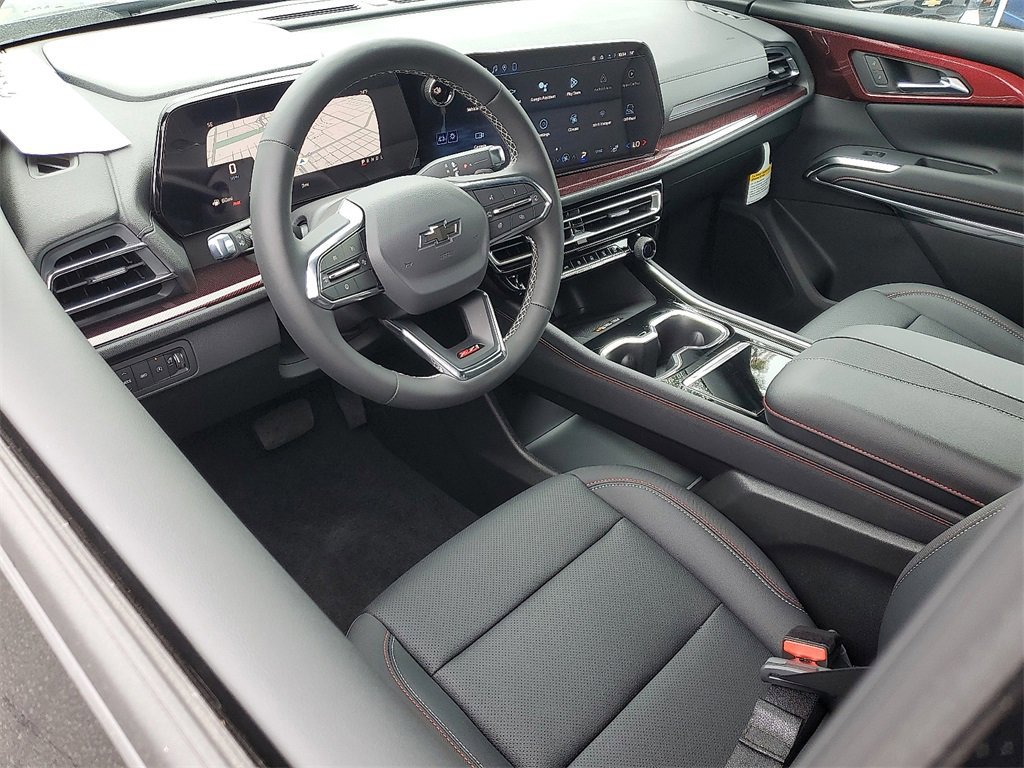 New 2026 Chevrolet Traverse Z71 w/ LPO, Floor Liner Package image 3
