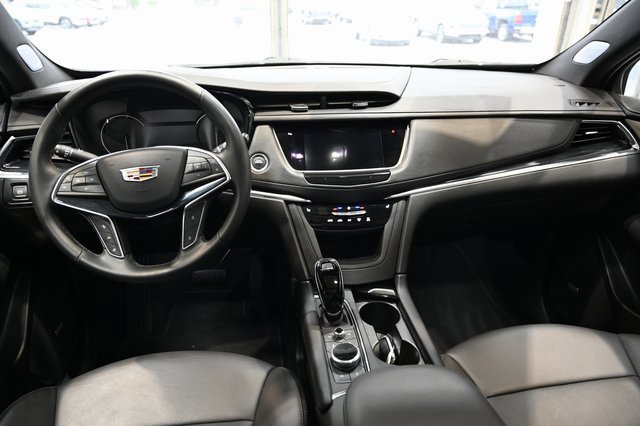 Used 2025 Cadillac XT5 Premium Luxury image 13