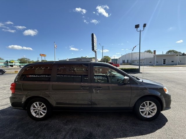 Used 2016 Dodge Grand Caravan SXT image 4
