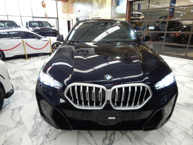 Used 2025 BMW X6 xDrive40i w/ Climate Comfort Package image 3