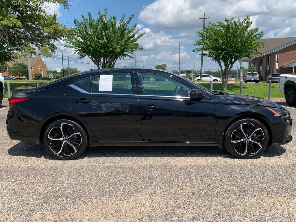 Used 2026 Nissan Altima 2.5 SR FWD image 2