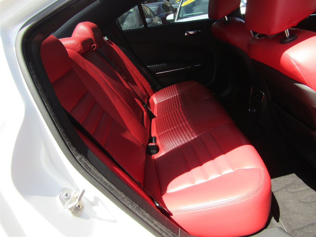 Used 2014 Dodge Charger SXT RWD image 6