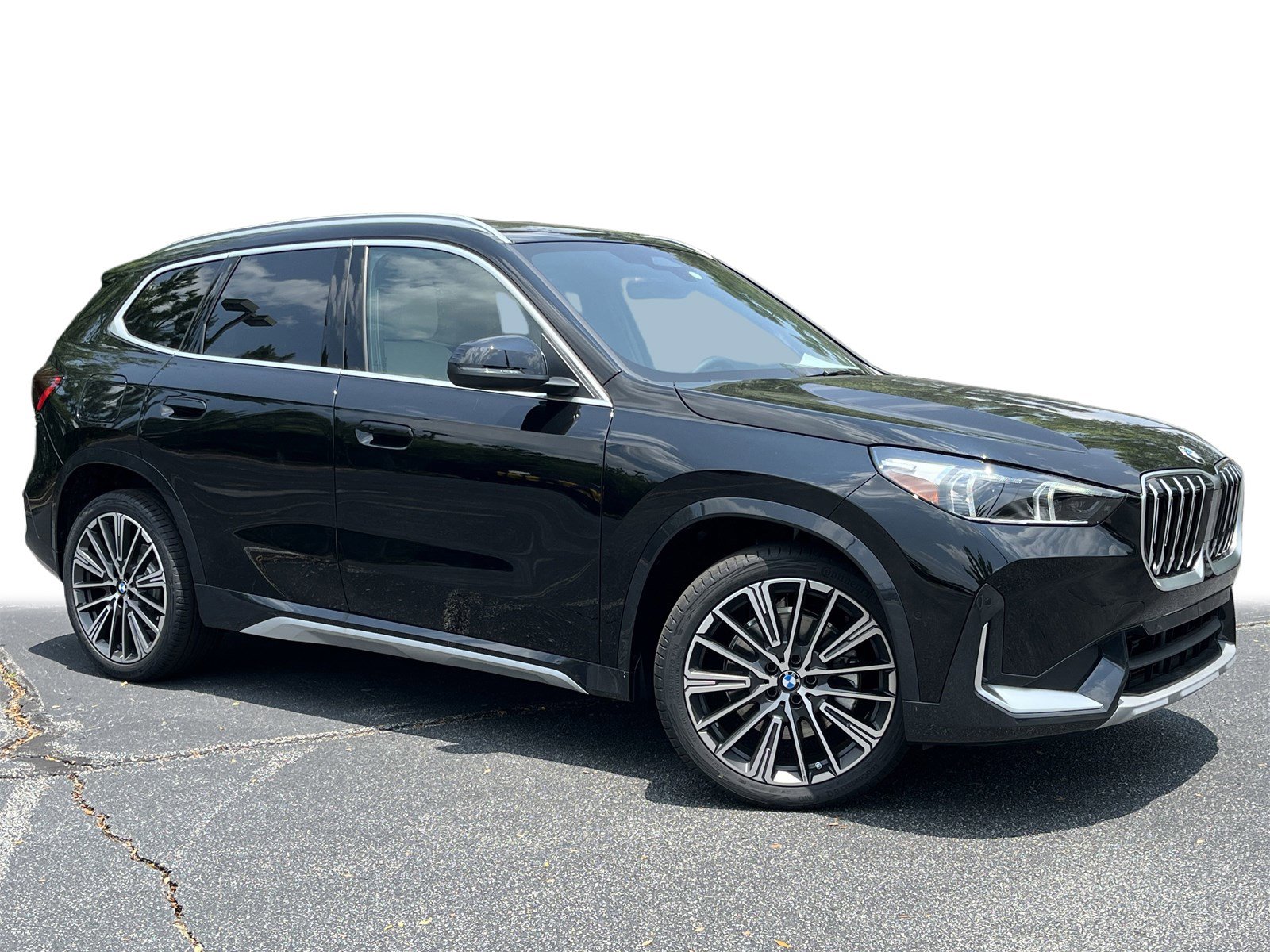 New 2025 BMW X1 xDrive28i w/ Convenience Package image 2