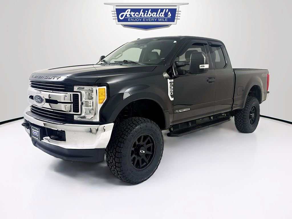 Used 2017 Ford F350 XLT w/ Camper Package image 3