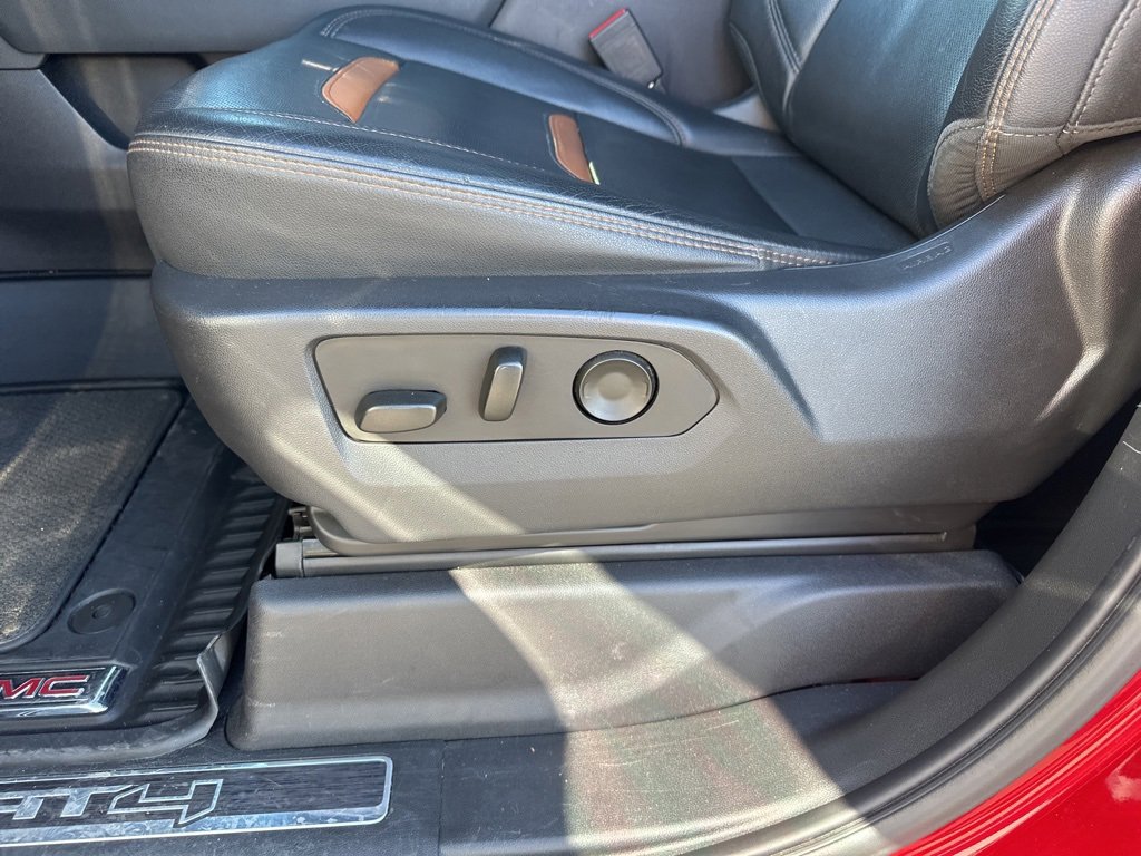 Used 2023 GMC Sierra 1500 AT4 w/ Technology Package image 12