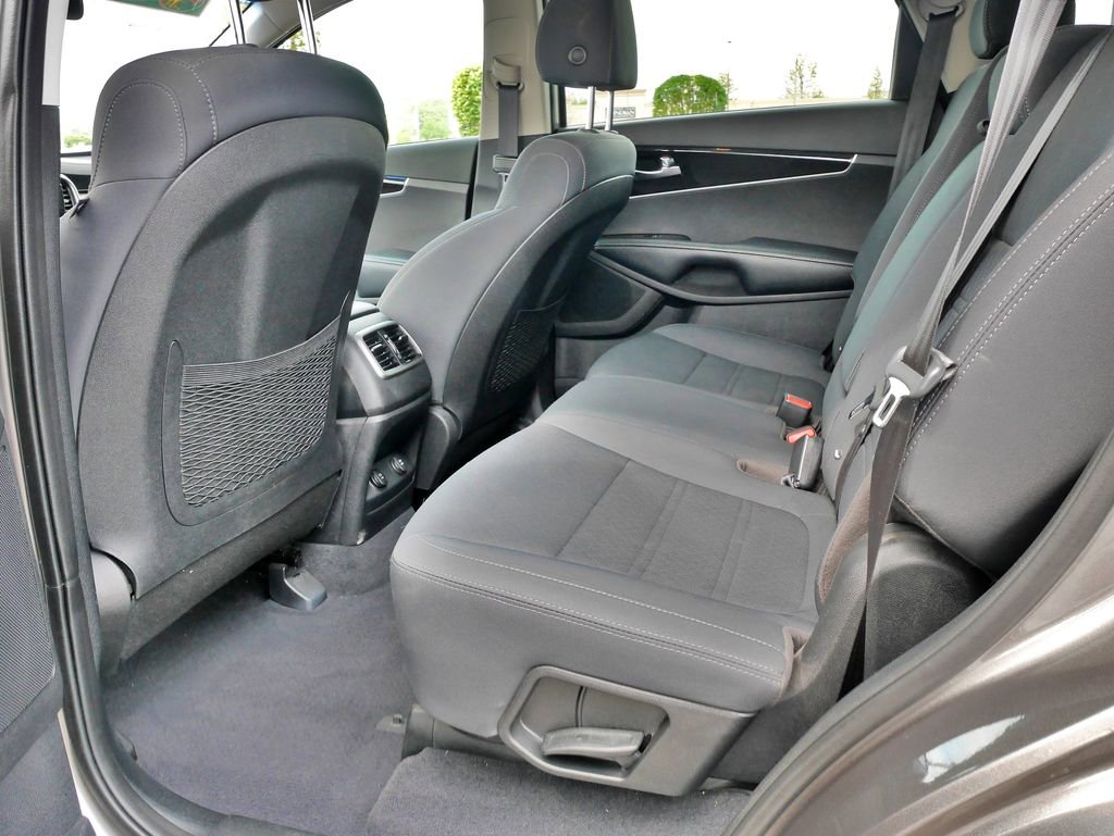 Used 2019 Kia Sorento LX AWD/4WD image 17