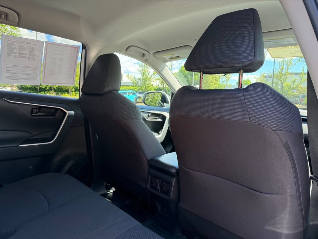 Certified 2022 Toyota RAV4 LE AWD/4WD image 18