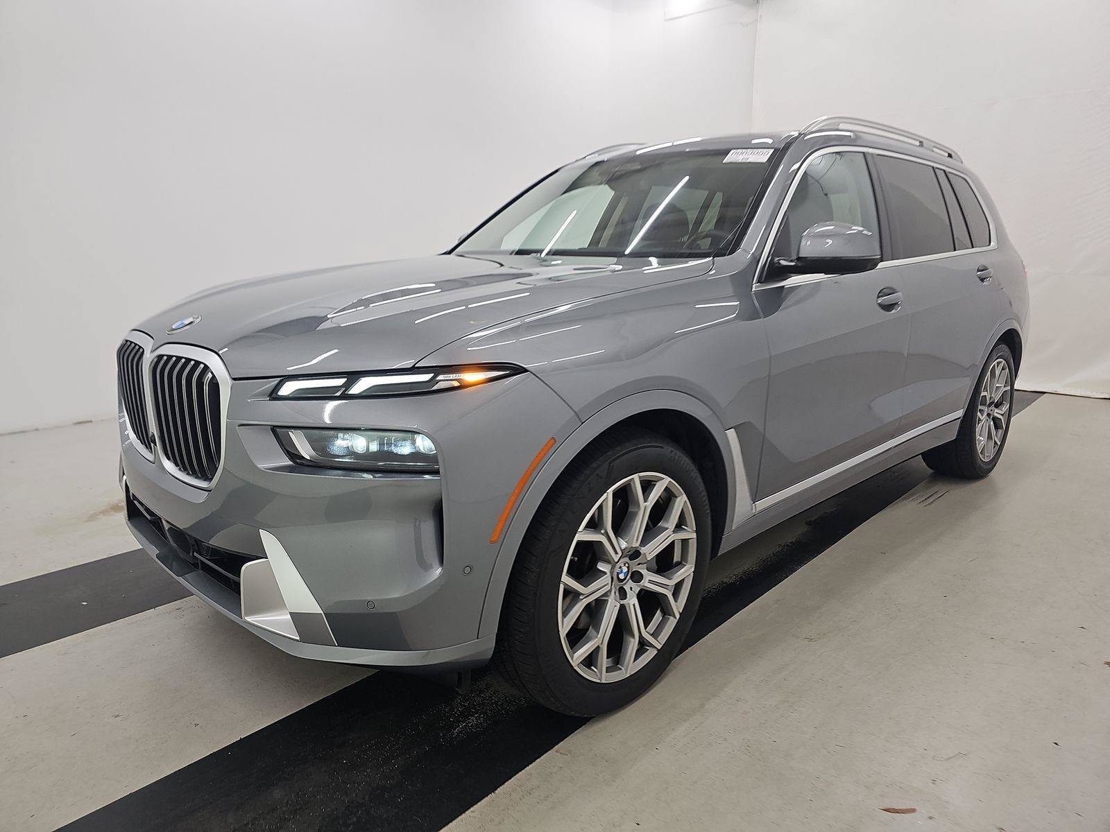 Certified 2026 BMW X7 xDrive40i AWD/4WD image 1
