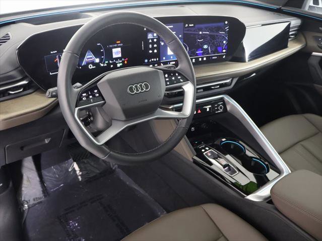 Certified 2025 Audi Q5 Premium Plus w/ Premium Plus image 2