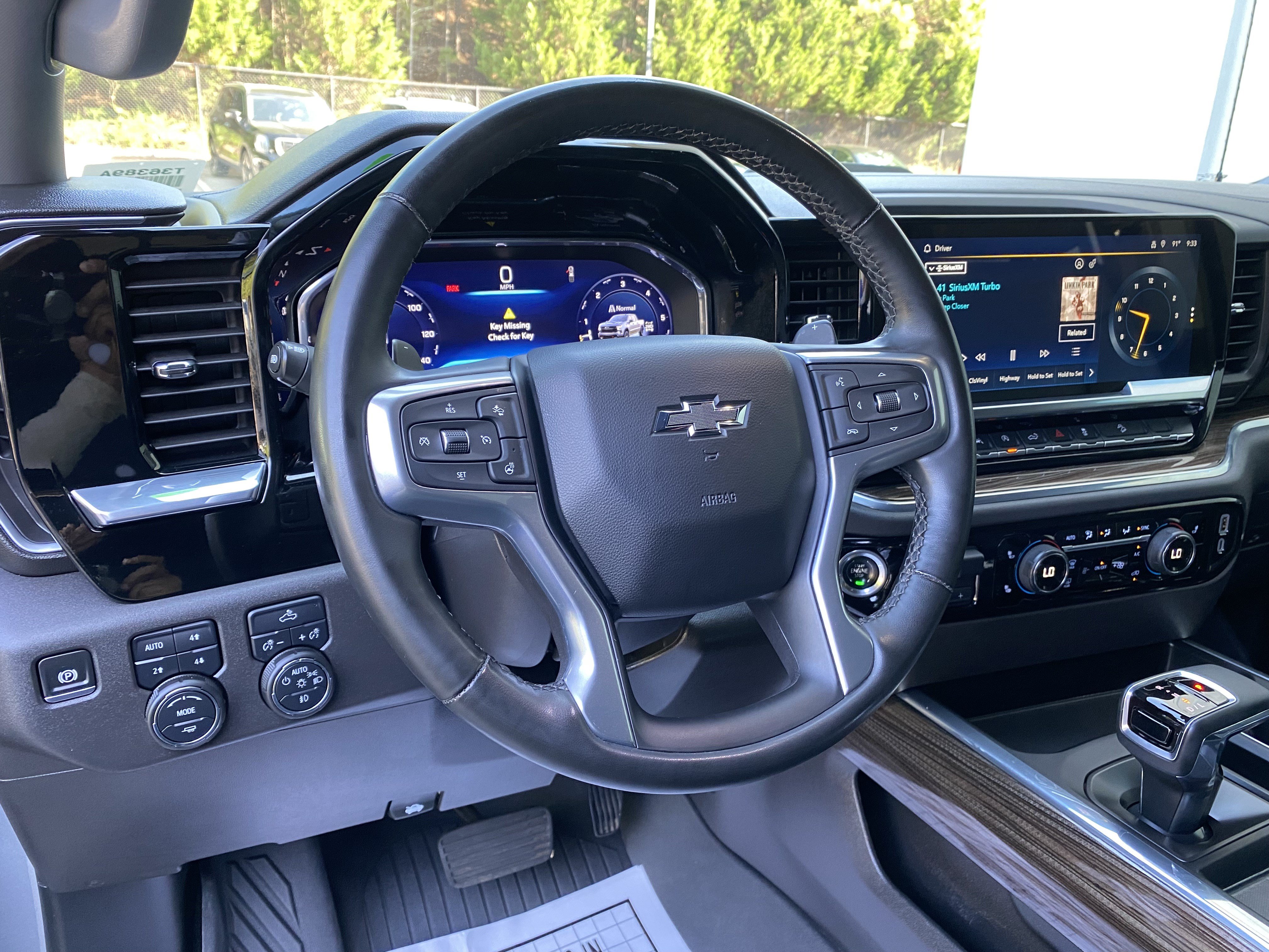 Used 2024 Chevrolet Silverado 1500 LT Trail Boss w/ Convenience Package II AWD/4WD image 17