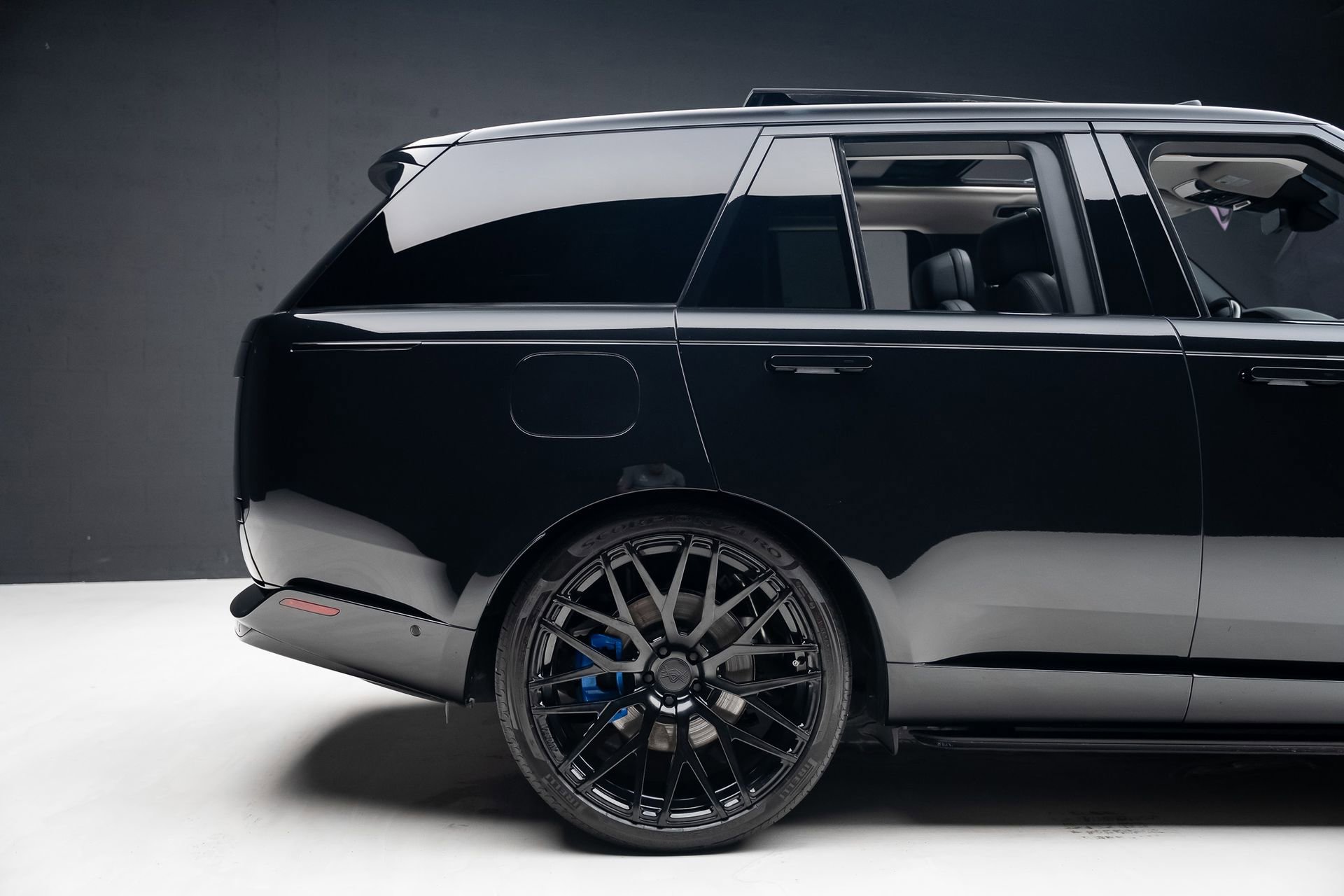 Used 2023 Land Rover Range Rover SE image 34