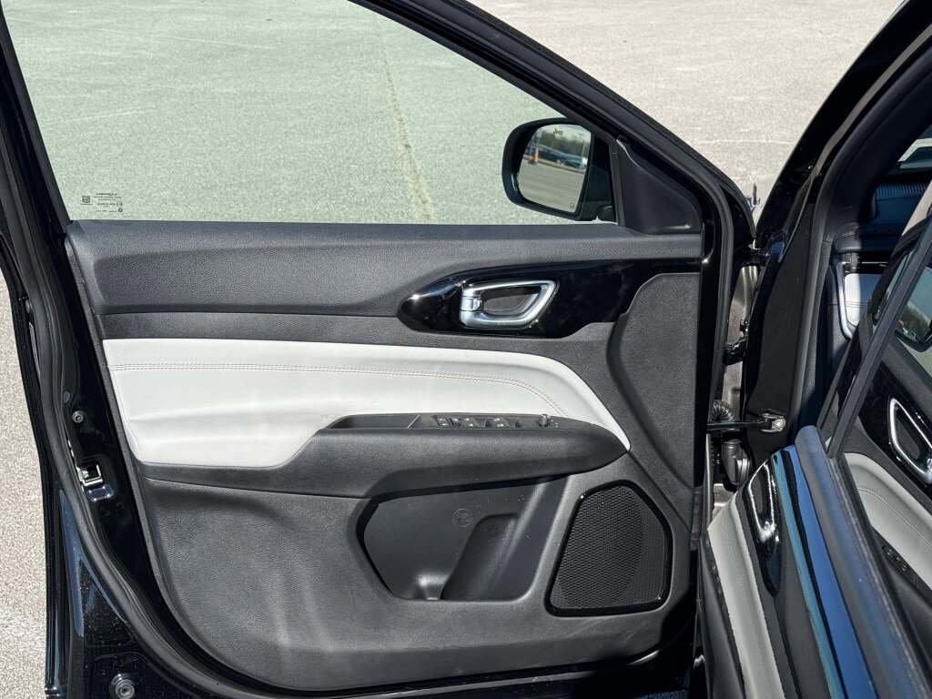 New 2026 Jeep Compass Limited image 19