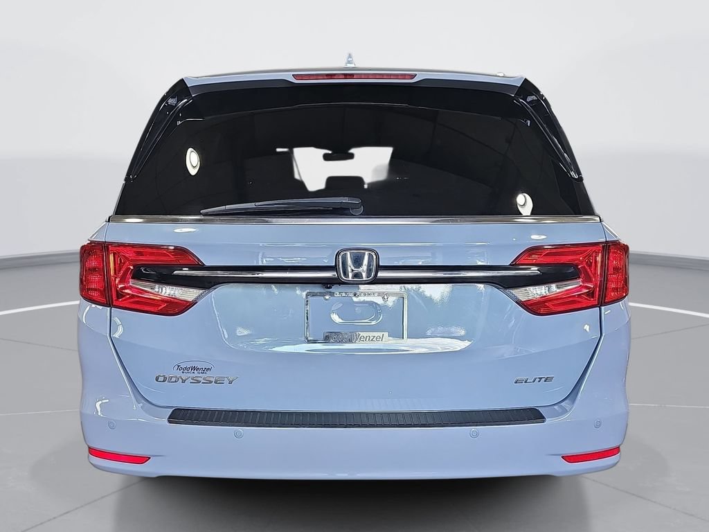 Used 2023 Honda Odyssey Elite image 5