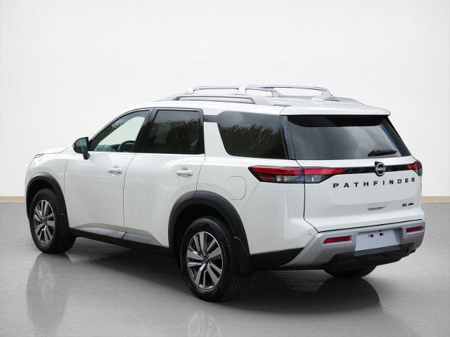 Certified 2023 Nissan Pathfinder SL w/ Black Appearance Package AWD/4WD image 5