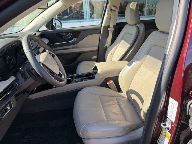 Used 2021 Lincoln Corsair AWD w/ Premium Package image 16