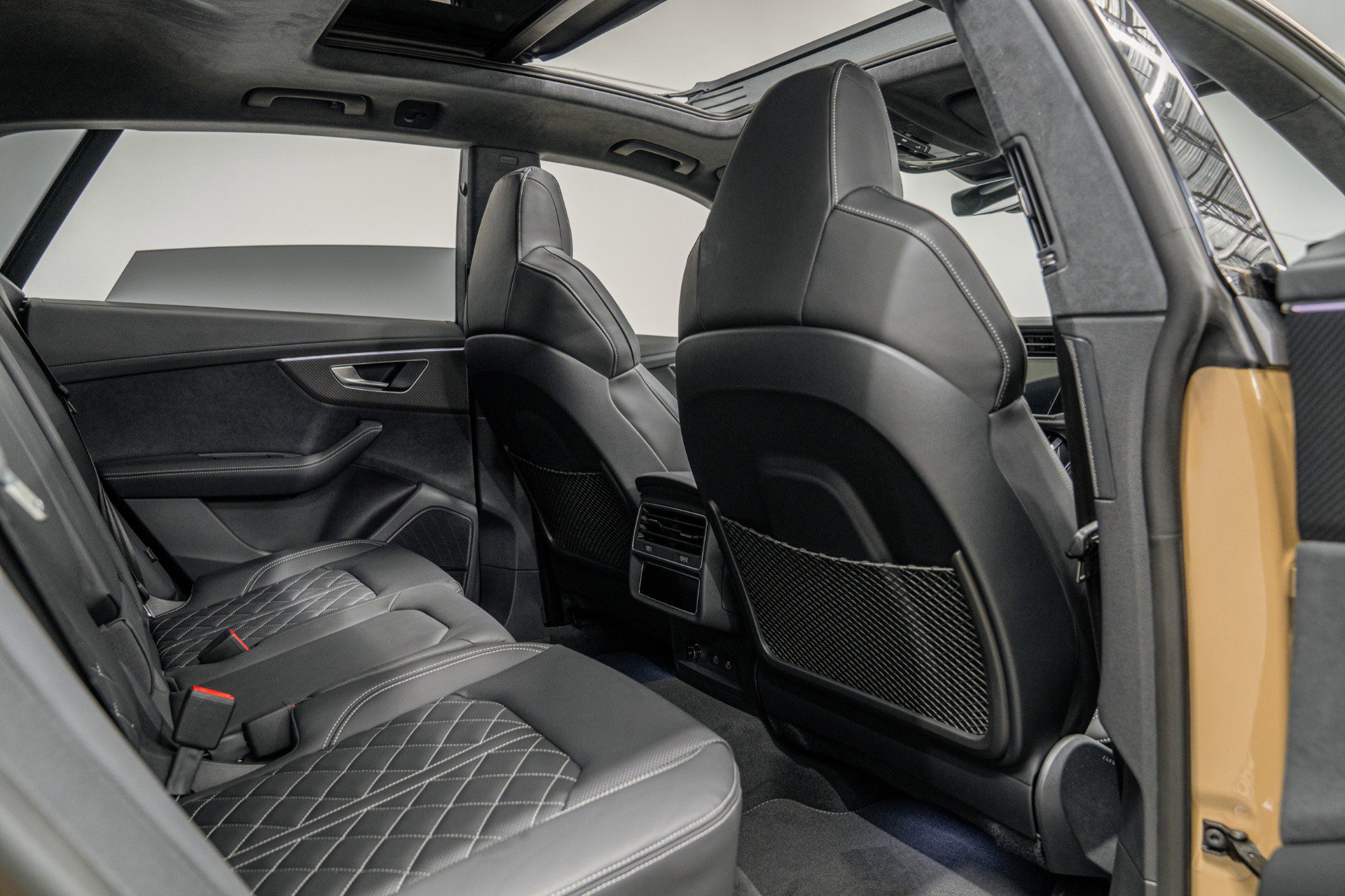 Used 2024 Audi SQ8 Prestige AWD/4WD image 30