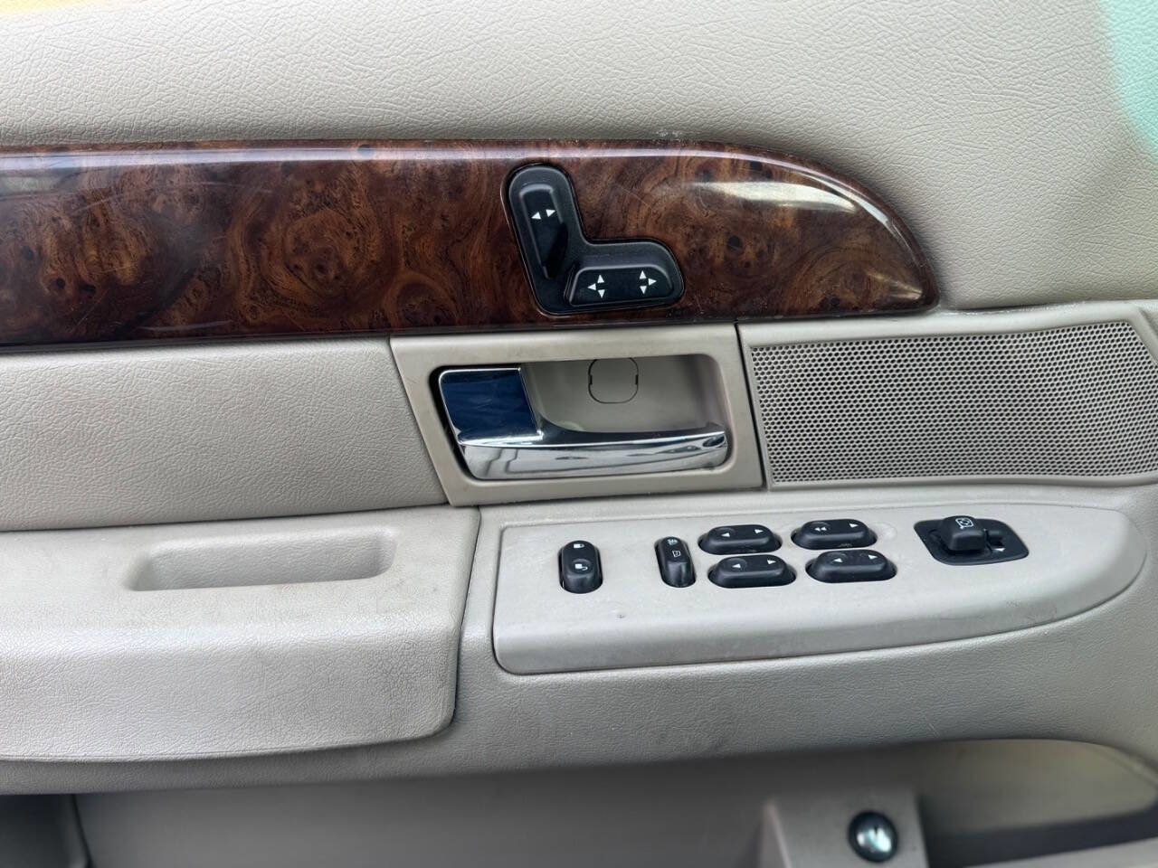 Used 2007 Mercury Grand Marquis LS image 16