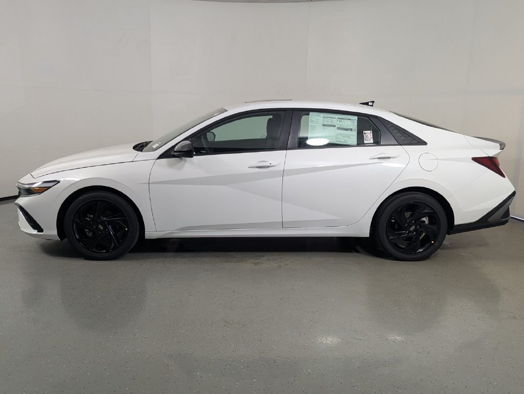 New 2026 Hyundai Elantra SEL Sport FWD image 4