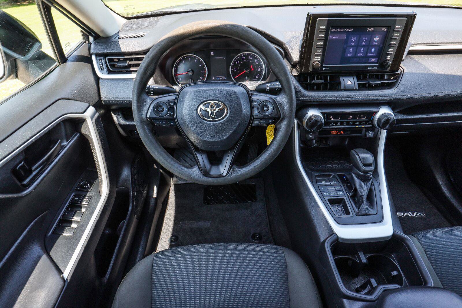 Used 2022 Toyota RAV4 LE w/ Carpet Mat Package (TMS) AWD/4WD image 19