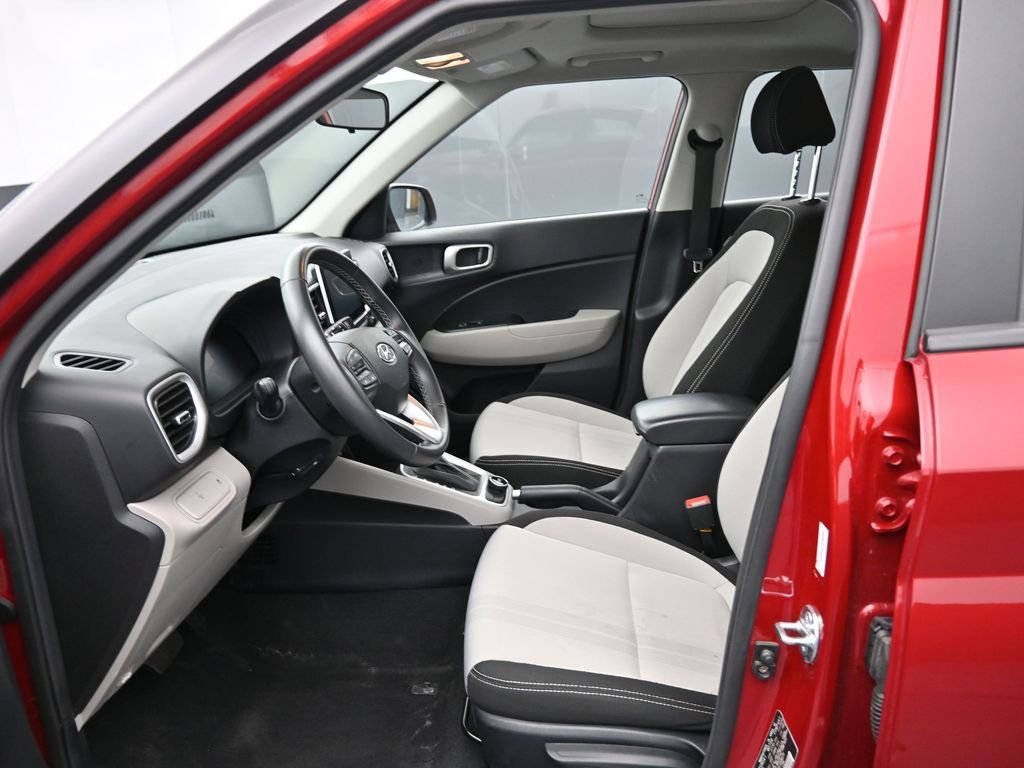 Used 2025 Hyundai Venue SEL image 44