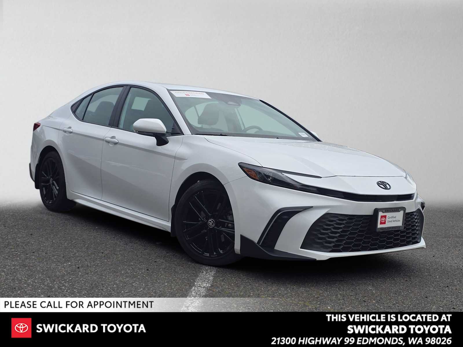 Certified 2026 Toyota Camry SE w/ Convenience Package FWD image 1