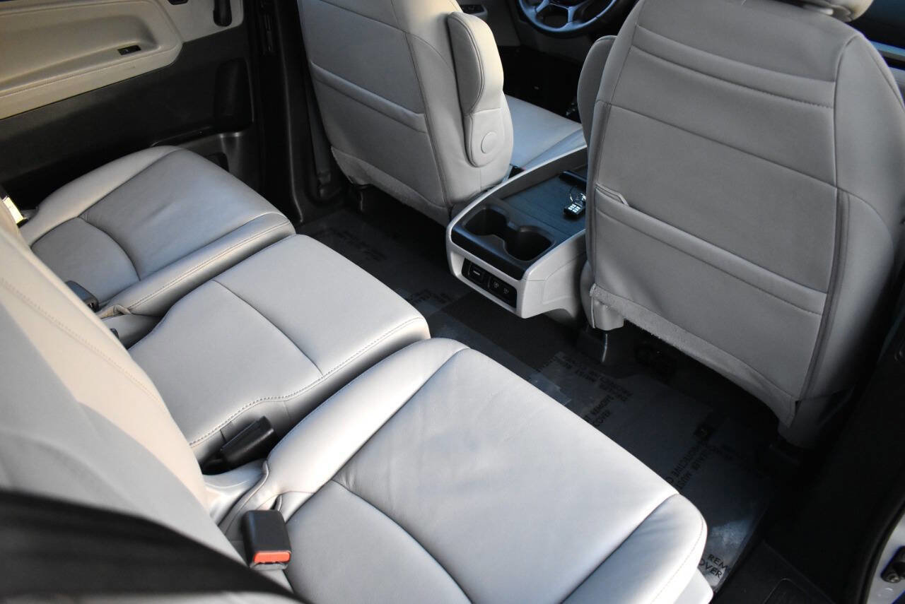 Used 2018 Honda Odyssey Elite image 41