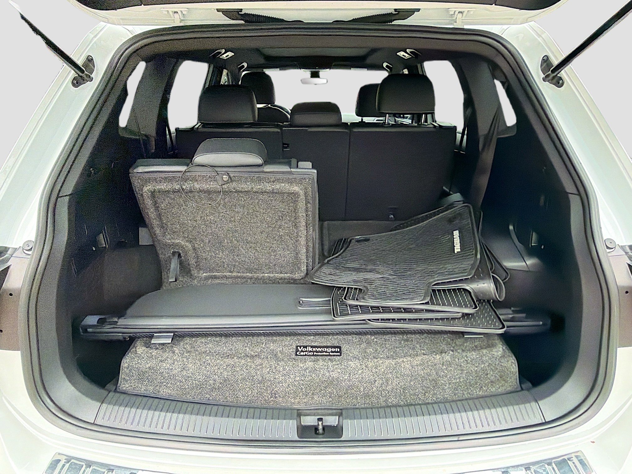 Used 2023 Volkswagen Tiguan SE R-Line image 27