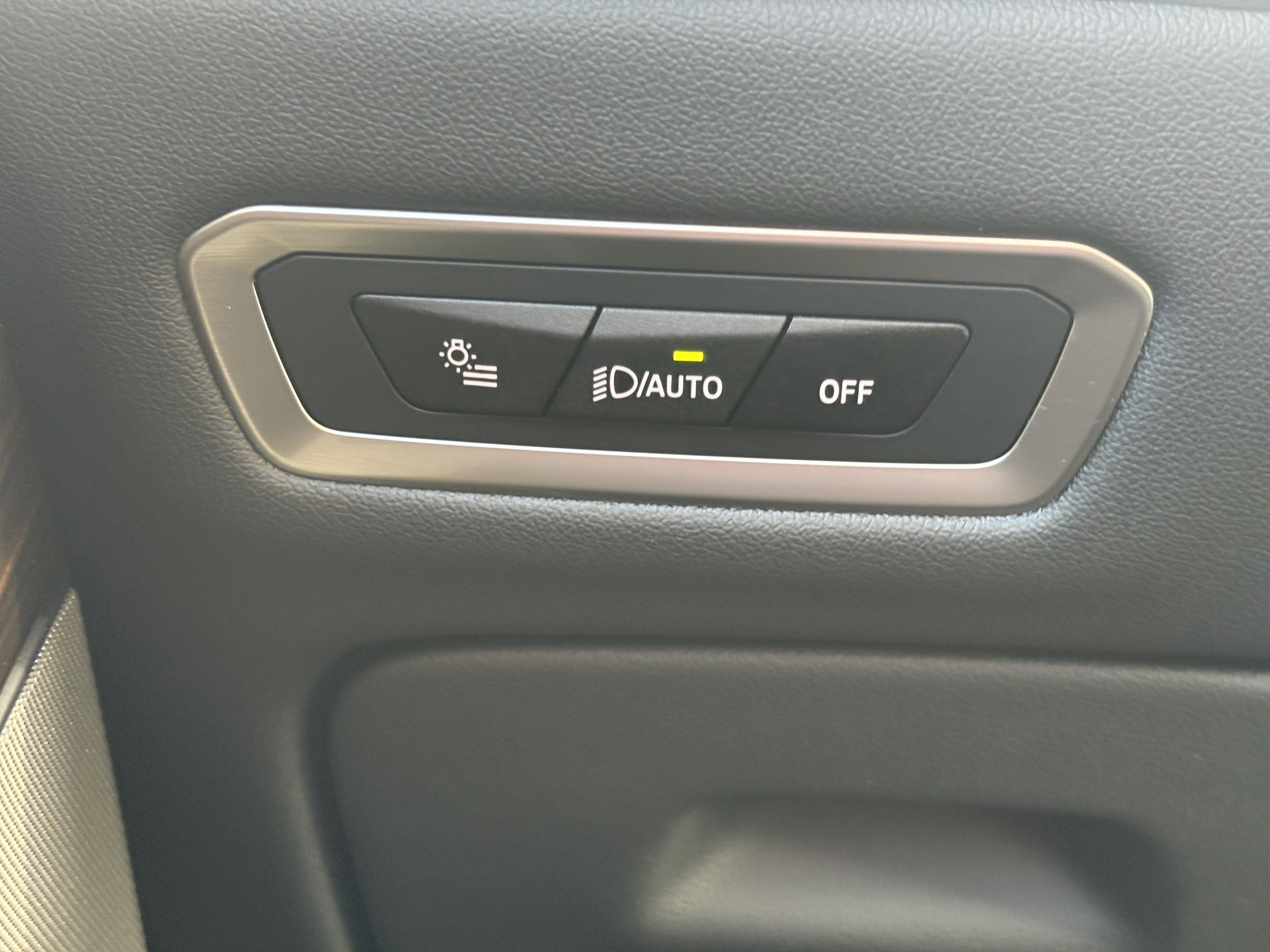 Used 2025 BMW X7 xDrive40i image 31