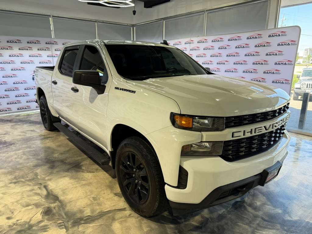 Used 2021 Chevrolet Silverado 1500 Custom w/ LPO, Dark Essentials Package AWD/4WD image 5