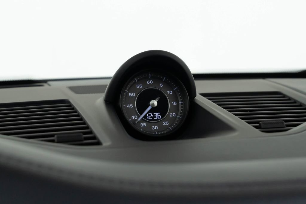 Used 2021 Porsche 911 Turbo image 25