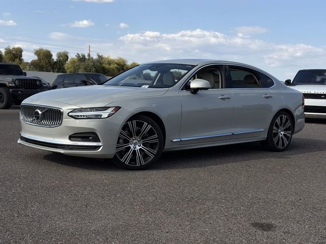 Used 2022 Volvo S90 B6 Inscription w/ Advanced Package image 2