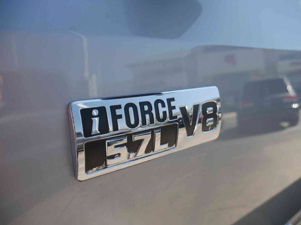 Used 2018 Toyota Tundra SR5 w/ SR5 Upgrade Package RWD image 31